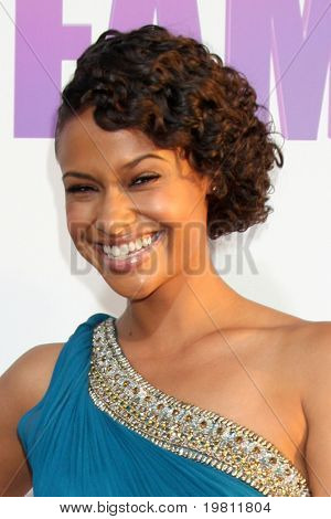 LOS ANGELES - 19 de abril: Shannon Kane chega a 