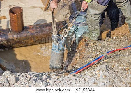 Submersible Water Pump Drain Trench 2