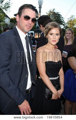 LOS ANGELES - Huhtikuu 26: Skeet Ulrich, Amelia Jackson-harmaa saapuvat viides vuosittainen BritWeek käynnistää 