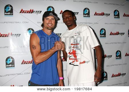 LOS ANGELES - 1. maj: Joshua Morrow, Jamal Nelson ankommer til 1st årlige bolden op Celebrity Stree