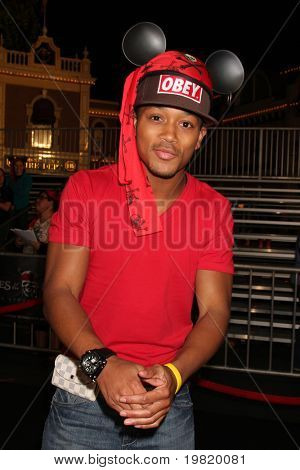 LOS ANGELES - május 7.: Romeo Miller érkezik a 
