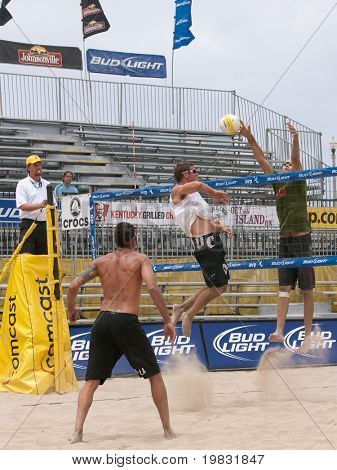 22. August: Huntington Beach, ca.: Avp Huntington Beach open, Jose Loiola und Larry Witt vs. Todd roger