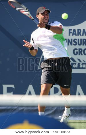 LOS ANGELES, CA. - 29. Juli: Alejandro Falla von Columibia (im Bild) und Erenests Gulbis über Lettland pl