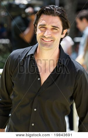 LOS ANGELES - 27 JUN: Gilles Marini arriveert op de Despicable Me première in het Nokia Theater op Ju