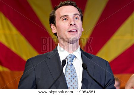 PHOENIX, AZ - 2. NOVEMBER: Kongresmedlem Ben Quayle, søn af tidligere vicepræsident Dan Quayle, fejre