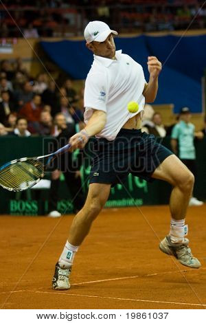 Andy Roddick durante il suo match contro Juergen Melzer d'Austria - Davis Cup Austria 2008
