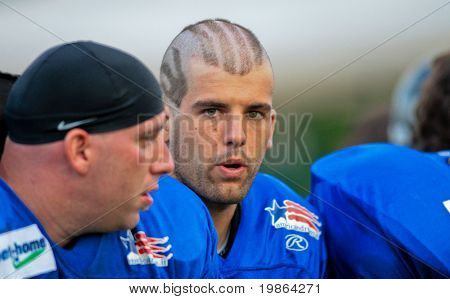 WOLFSBERG, AUSTRIA - 16 agosto American Football B-CE: QB Nicolo Scaglia (#10, Italia) e la sua squadra b