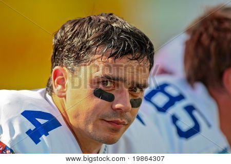WOLFSBERG, AUSTRIA - 18 agosto: American Football B-CE: QB Libor Navratil (#4, Ceca) e la sua squadra b