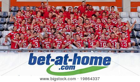 WOLFSBERG, AUSTRIA - 17 agosto: American Football B-CE: la foto ufficiale del team di Team Austria su Au