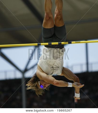 แข่งขันในเพดานเสาที่ Istaf เบอร์ลินอินเตอร์เนชั่นแนลโกลเด้นลี Ath เยอรมนี Tim Lobinger