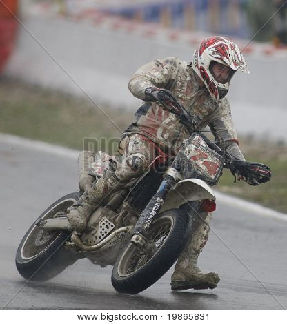 MILAN Italie 24 juin Chris Hodgson GB en compétition dans le FIM Supermoto World Championship CASTELLETTO D