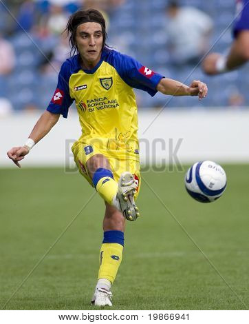 LONDON, UK AUGUST 2, Simone Bentivolio beim Vorsaison freundliche Fußballspiel zwischen QPR und Chi