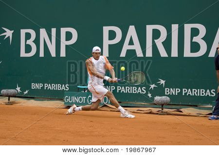 23. Dubna, MONTE CARLO MONACO Ruben Ramírez Hidalgo ESP v Roger Federer SUI v ATP stožáru