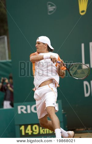 23. Dubna, MONTE CARLO MONACO Ruben Ramírez Hidalgo ESP v Roger Federer SUI v ATP stožáru