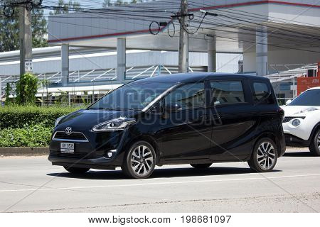 Toyota Sienta Mini Mpv Van.