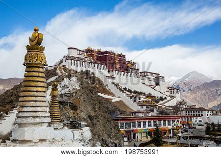 Lasha potala palace on the mountains, highest ancient palace in the world