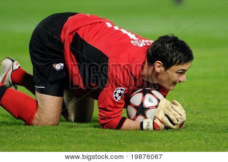 부다페스트-9 월 29 일: Lloris UEFA 챔피언스리그 축구 게임 데 브 레 첸 vs 료에서 행동