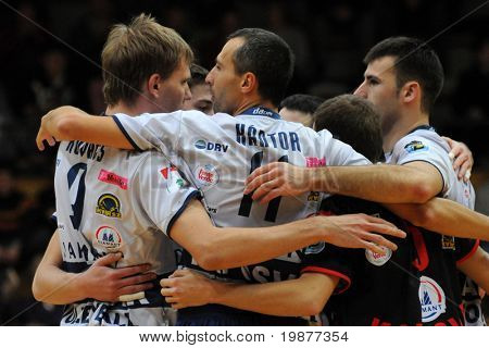 KAPOSVAR ฮังการี - 6 พฤศจิกายน: Kaposvar เล่นฉลองจุดที่เป็นโวลีกยุโรปกลาง