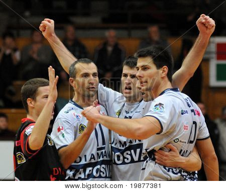 KAPOSVAR ฮังการี - 6 พฤศจิกายน: Kaposvar เล่นฉลองจุดที่เป็นโวลีกยุโรปกลาง