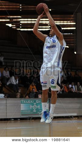 Jönköpings Södra, Ungern - 31 mars: Kornel Kiss i aktion på en ungerska Cup basketmatch Jönköpings Södra vs S