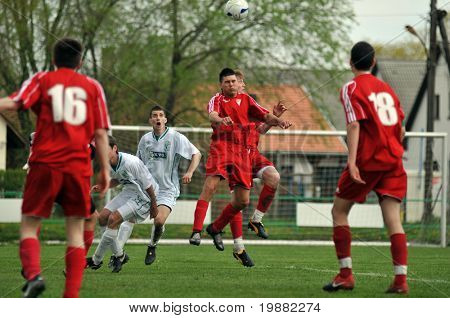 헝가리 내셔널 챔피언십에서 행동에 KAPOSVAR, 헝가리-4 월 10 일: 미확인된 선수 