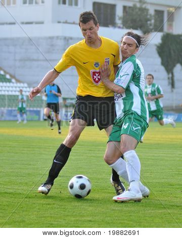 KAPOSVÁR, Węgry - 1 maja: Lorant Olah (14) w akcji ga piłka nożna Mistrzostwa Węgier