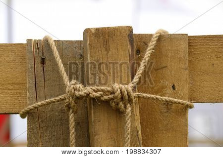 Rope tied a tight knot.And it is very difficult to untie.