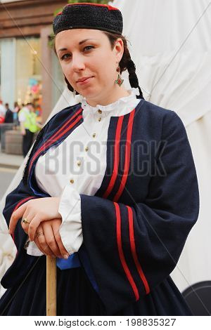International Festival- Female Reconstructor