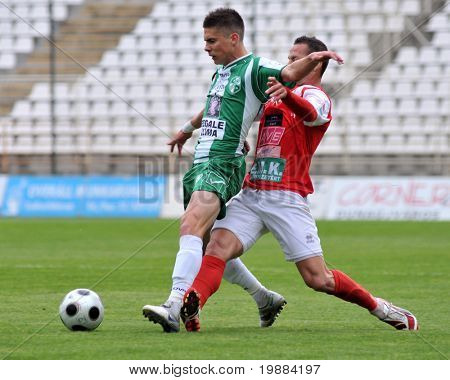 KAPOSVÁR, Maďarsko - 20. května: Benjamin Balázs (L) v akci na maďarský národní mistrovství FO