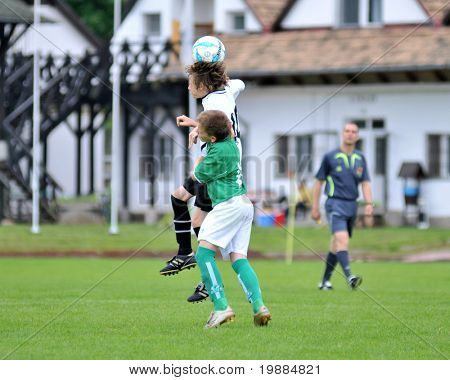 KAPOSVAR ฮังการี - 29 พฤษภาคม: Grabarics เมท (ในสีขาว) ที่ชิงแชมป์แห่งชาติฮังการีภายใต้ 1