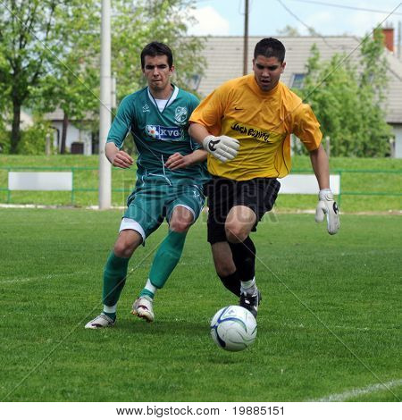 KAPOSVAR, Ungarn - 30 Mai: Adam Major (L) und Jozsef Racz (R) in Aktion bei der ungarischen nationalen C