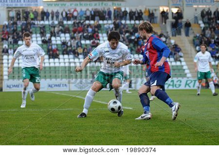 KAPOSVAR ฮังการี - 6 พฤศจิกายน: Jozsef Zsok (31) ในการดำเนินการที่ socc การแข่งขันชิงแชมป์แห่งชาติฮังการี