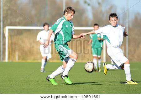 KAPOSVAR, Hongarije - 13 NOVEMBER: Unidentified spelers in actie op de Hongaarse nationale Championsh