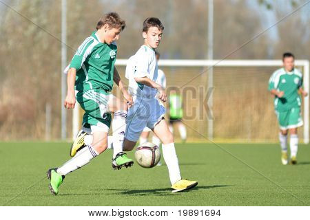 KAPOSVAR, Hongarije - 13 NOVEMBER: Unidentified spelers in actie op de Hongaarse nationale Championsh