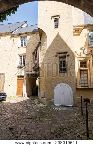 Bayeux, France - September 01, 2018: Typical House On The Street Of An Medieval City Bayeux. Calvado
