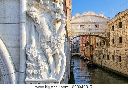Ponte Dei Sospiri (bridge Of Sighs) In Venice, Italy. Venice Is Situated Across A Group Of 117 Small