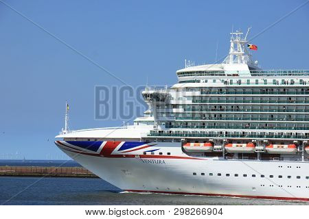 Ijmuiden, The Netherlands -april 29th, 2017:   Ventura P & O Cruises Leaving Ijmuiden