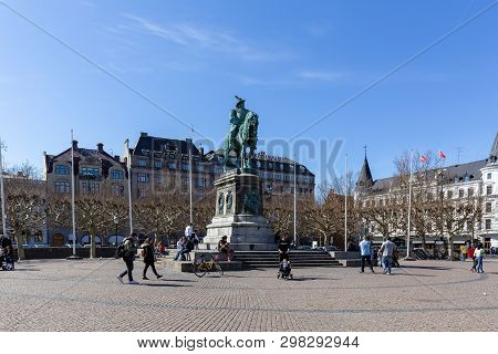 Malmo, Sweden - April 20, 2019: King Karl X Gustav Statue On The Stortorget Square In The Historic C