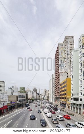 Sao Paulo Sp, Brazil - February 27, 2019: Transit At The End Of Tiradentes Avenue And The Continuati