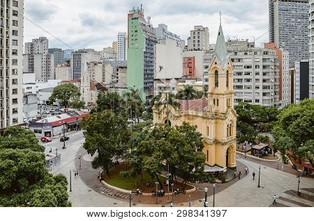 Sao Paulo Sp, Brazil - February 27, 2019: Downtown Square Called Largo Do Paissandu With The Igreja 