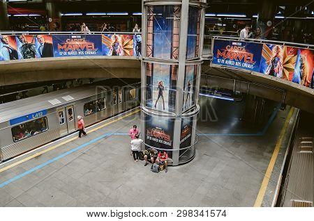 Sao Paulo Sp, Brazil - February 27, 2019: Subway, Indoors Of Estacao Da Se (se Station). People On A