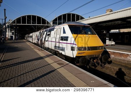 East Coast Trains Class 91 ( Number 91007 ) In Promotional James Bond 007 Skyfall Livery At Newcastl