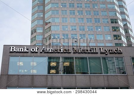 Toronto, Canada - November 13, 2018: Bank Of America Merill Lynch Logo On Their Local Office For Ont