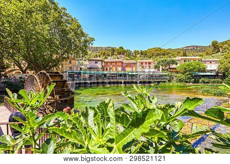 The Fontaine Of The Sorgue In Fontaine De Vaucluse. Vaucluse, Pr