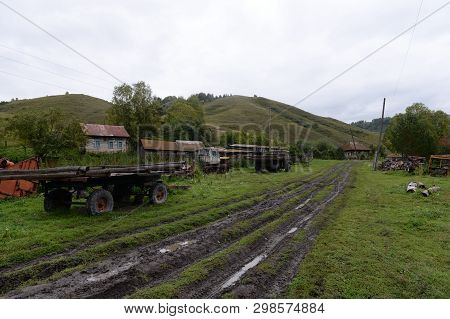 Street Mountain Village Generalka Altai Territory In Western Siberia