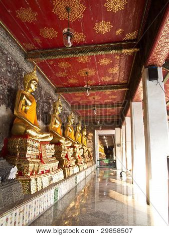Golden Buddha nel Wat Sutat, Bangkok