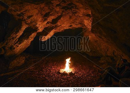 Campfire In The Cave. Campfire In The Cave.