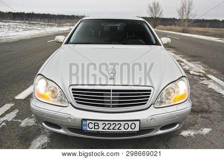 Kiev, Ukraine - November 22, 2018: Mercedes-benz S-class In Winter In The Middle Of The Road. Car Cl