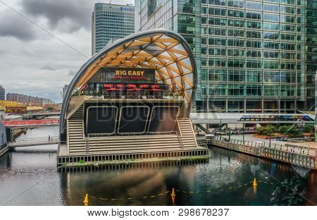 Canary Wharf, London, Uk - August 18, 2018: View From The Dlr Train Of Restaurant Big Easy At Canary
