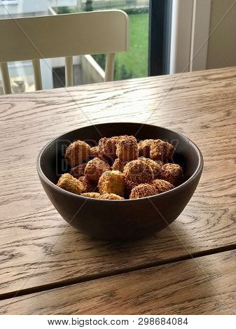 Turkish Salty Bakery Bagel Balls Kahke Simit With Sesame Seeds / Salted Snacks